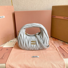 Miu Miu  Matelasser(18cm)_Grey